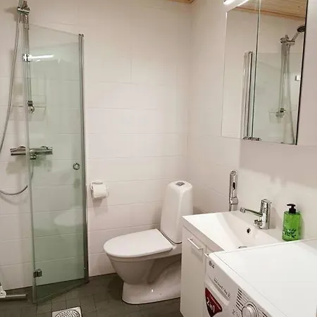 Rauhallinen Isolla Parvekkeella Apartmán *